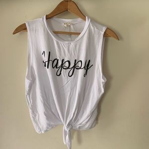 Adorable tie front tank! 🖤